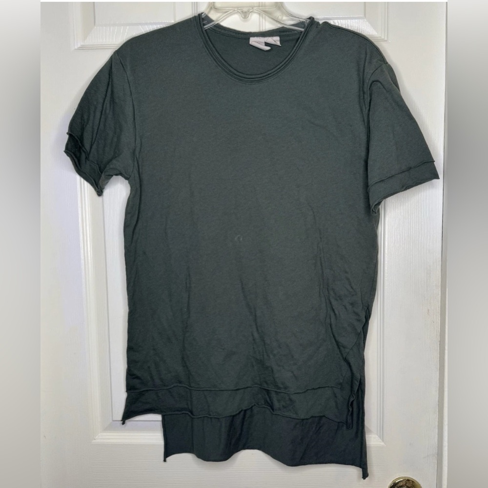 Woman ANTHROPOLOGIE THREE FEATHERS green S/s Layered Hem Shirt Top Sz Small EUC
